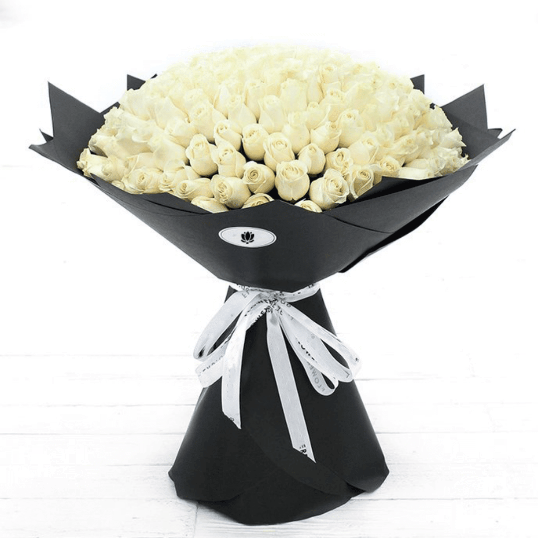 Bouquet de 200 fleurs blanche (6) Bouquet de 200 fleurs blanche 6 | The Luxury Box