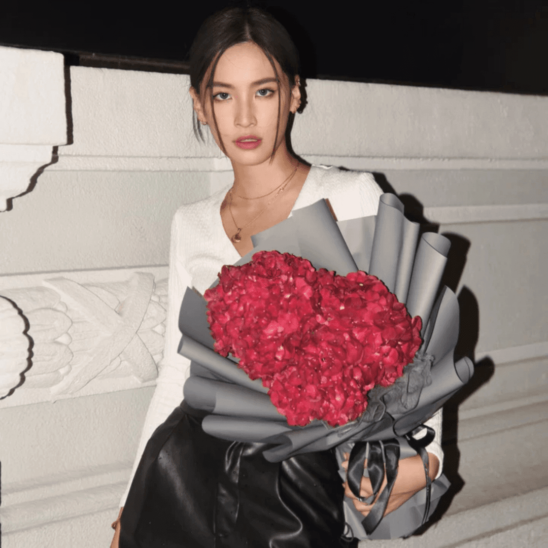 Fresh Flower Bouquet - Cherry Red Hydrangea (M) 2 Fresh Flower Bouquet Cherry Red Hydrangea M 2 1 | The Luxury Box