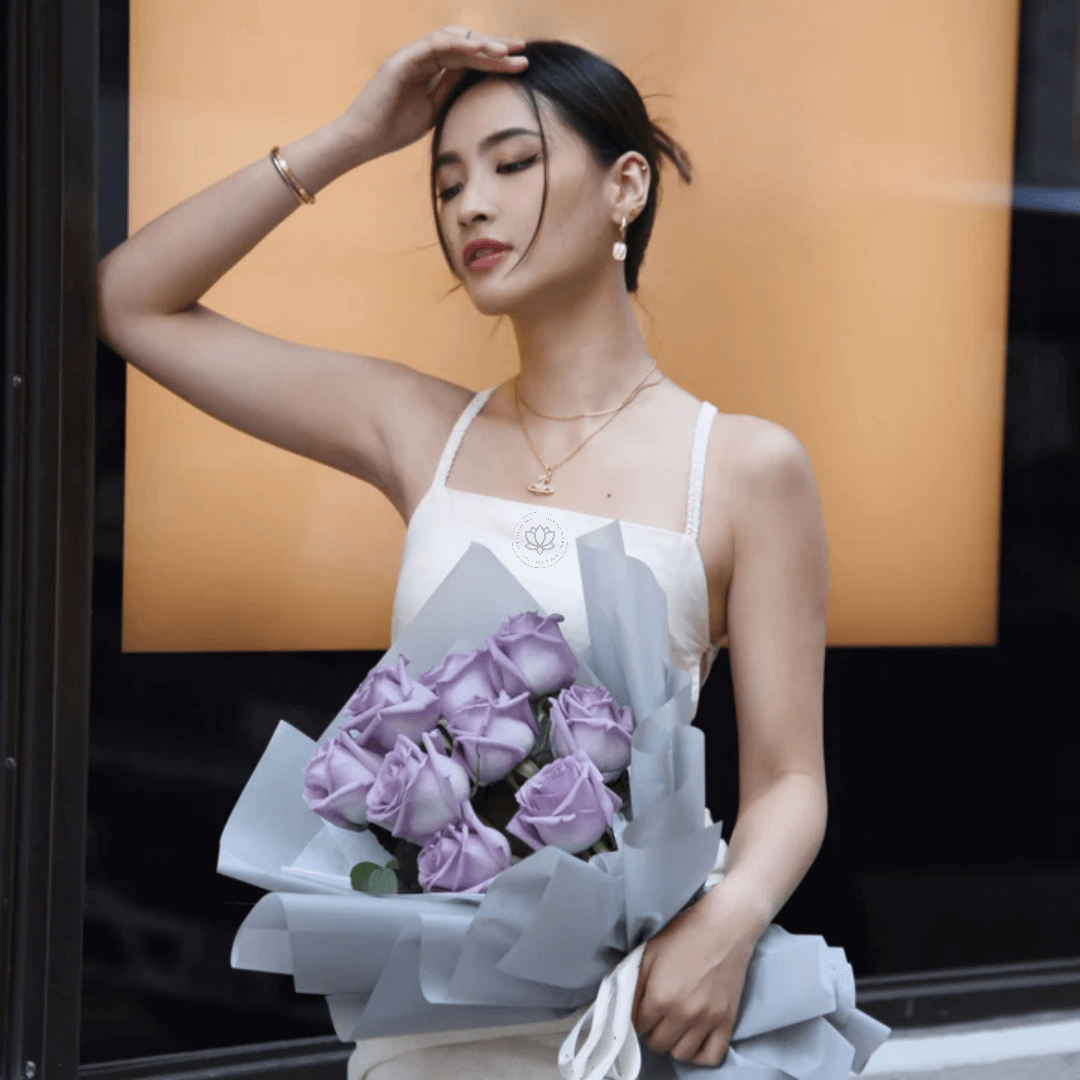 Fresh Flower Bouquet - Lavender Roses - 9-11 Roses 2 Fresh Flower Bouquet Lavender Roses 9 11 Roses 2 | The Luxury Box