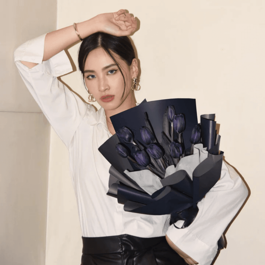 Fresh Flower Bouquet - Navy Blue Tulips 2 Fresh Flower Bouquet Navy Blue Tulips 2 | The Luxury Box