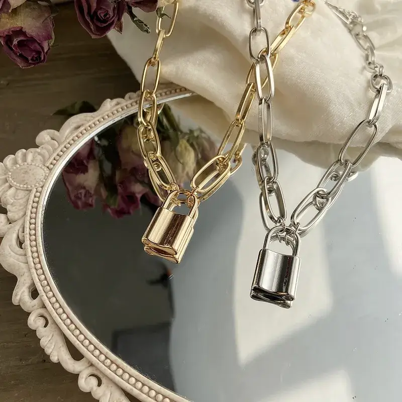 Collier-De-Verrouillage-De-Mode (1) Collier De Verrouillage De Mode 1 | The Luxury Box