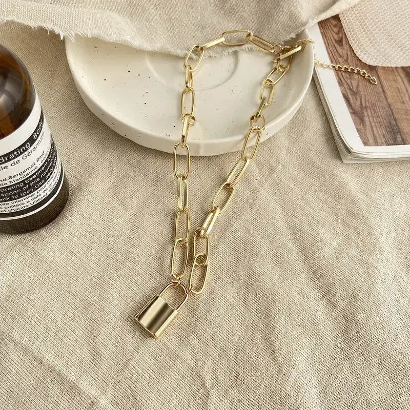 Collier-De-Verrouillage-De-Mode Collier De Verrouillage De Mode | The Luxury Box