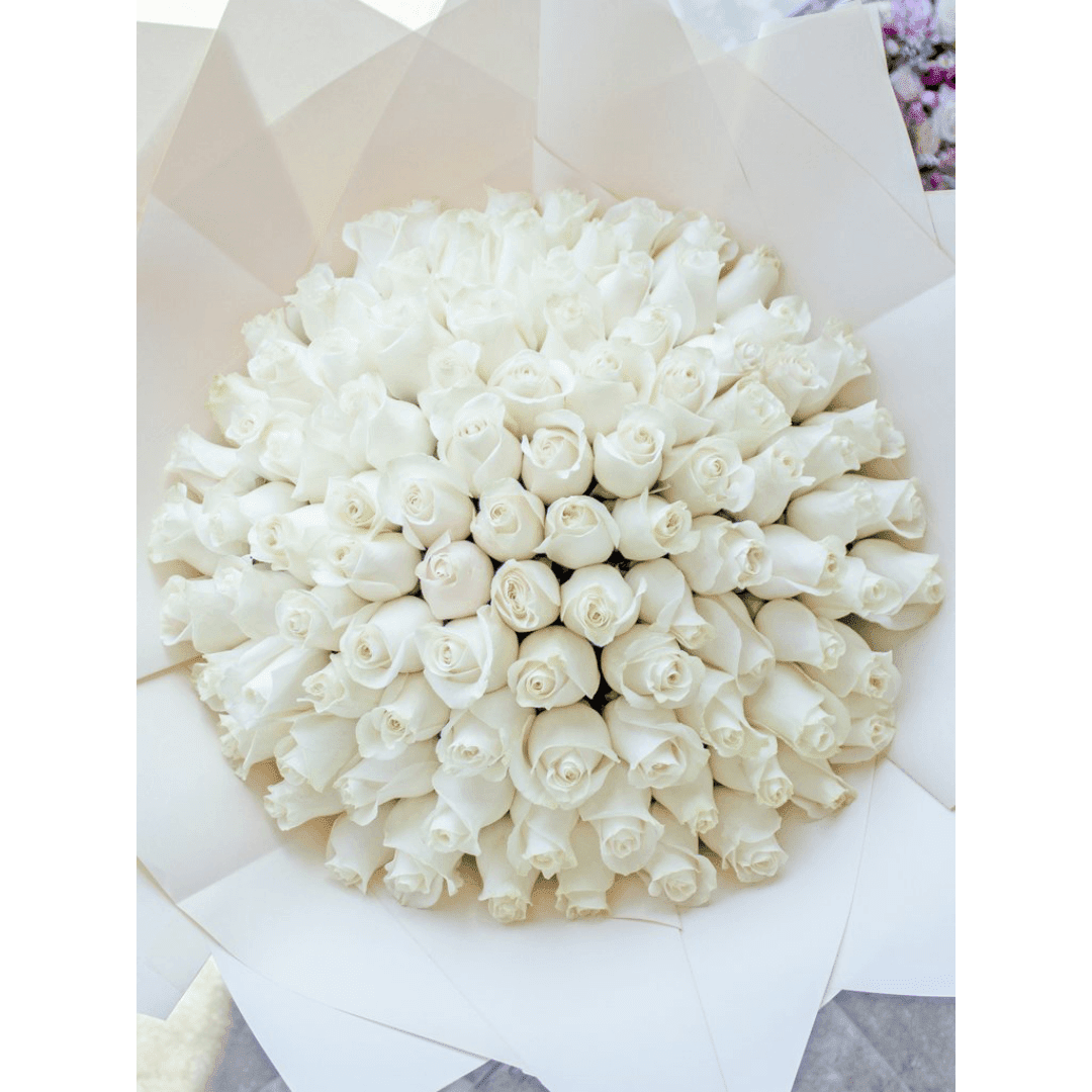 Bouquet de 100 roses blanche (1) Bouquet de 100 roses blanche 1 | The Luxury Box