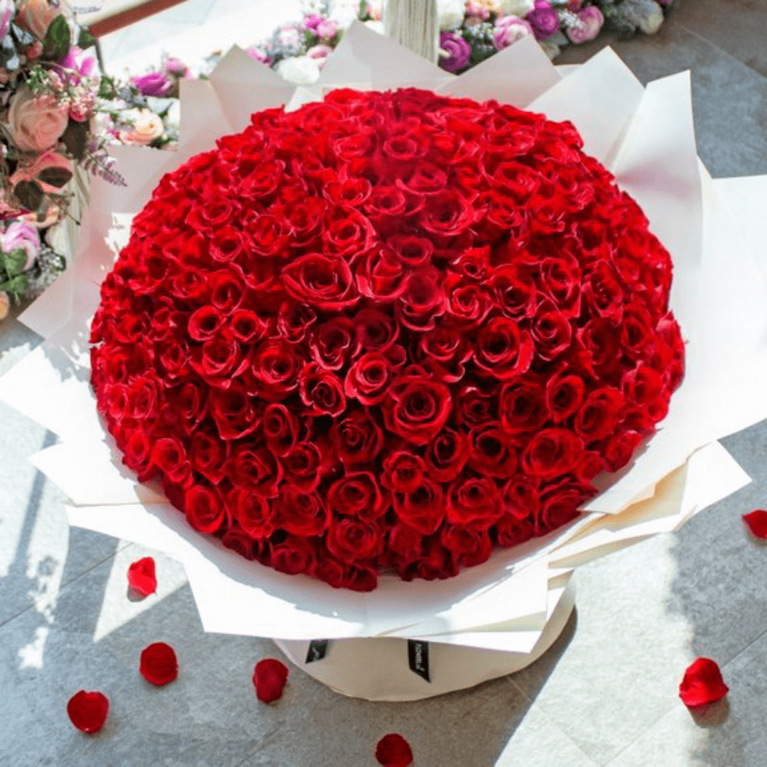 Bouquet de 200 roses rouge (2) Bouquet de 200 roses rouge 2 | The Luxury Box