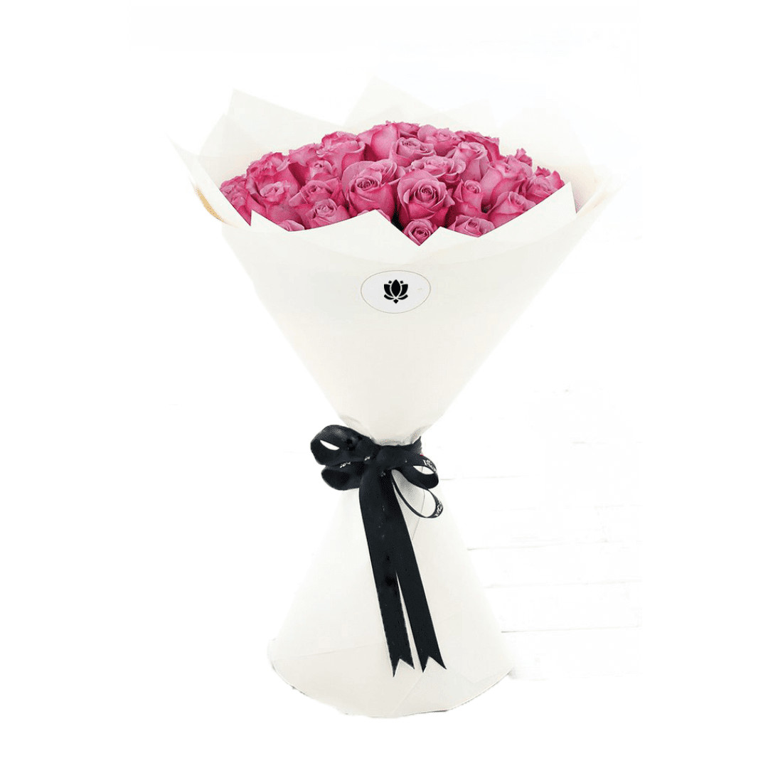 Bouquet de 50 roses mauve (5) Bouquet de 50 roses mauve 5 | The Luxury Box