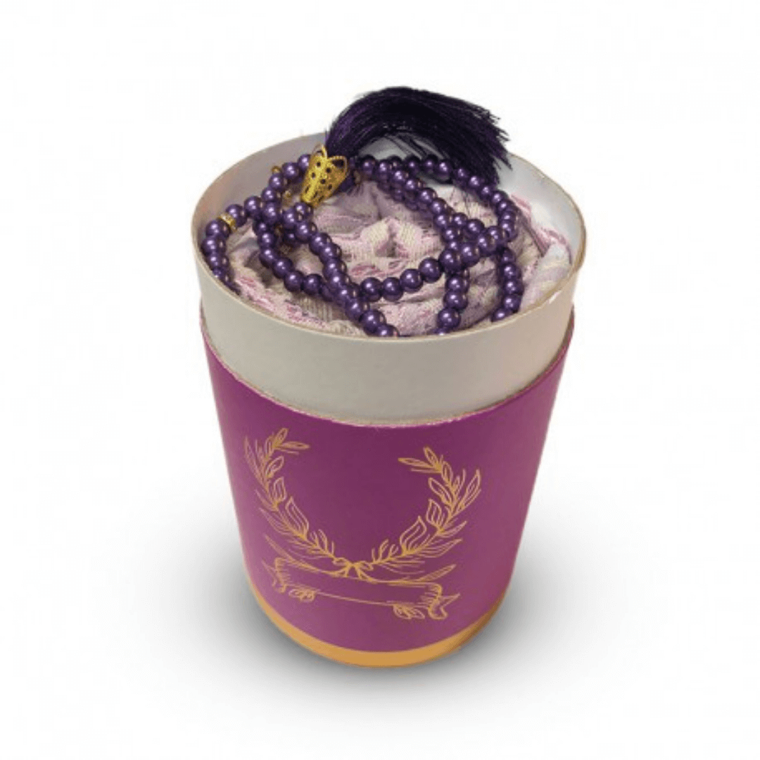 coffret-cadeau-priere-tapis-et-chapelet-de-luxe-boite-ronde-doree-fushia (1) Coffret tapis de priere