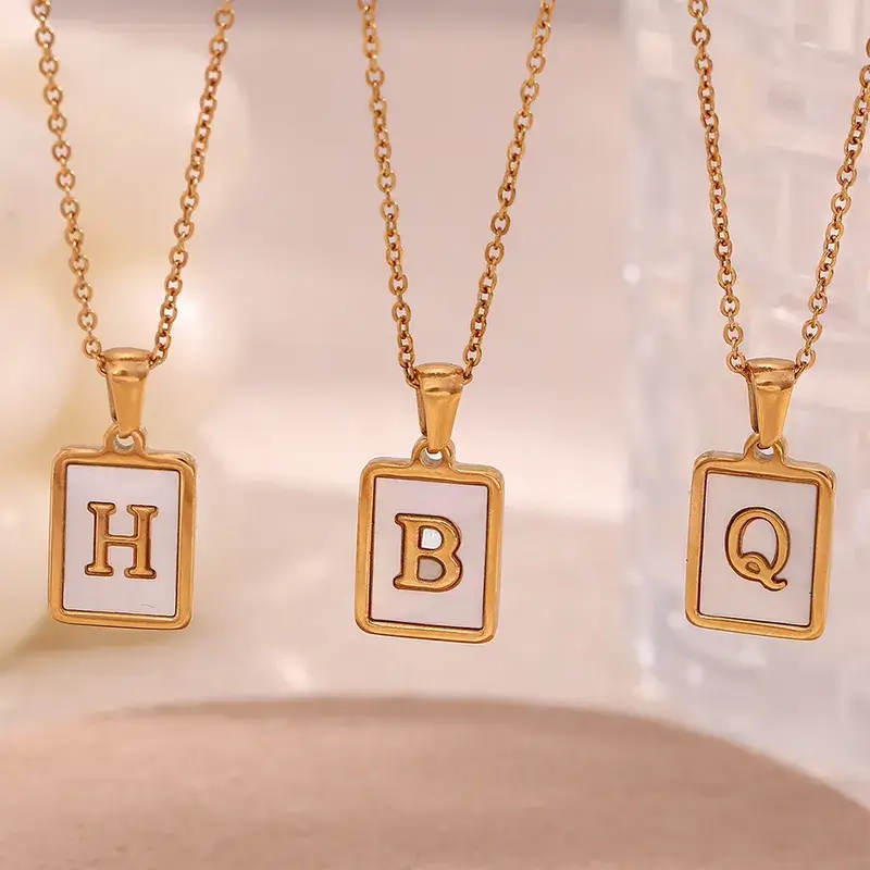 Lettre Personnalisable (3) Lettre Personnalisable 3 | The Luxury Box