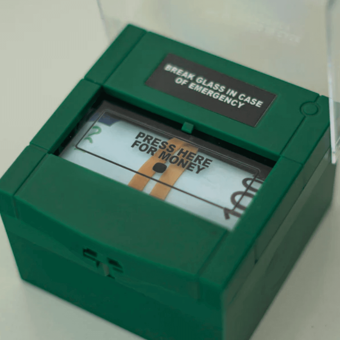 EMERGENCY-BUTTON-EURO-2 EMERGENCY BUTTON EURO 2 | The Luxury Box