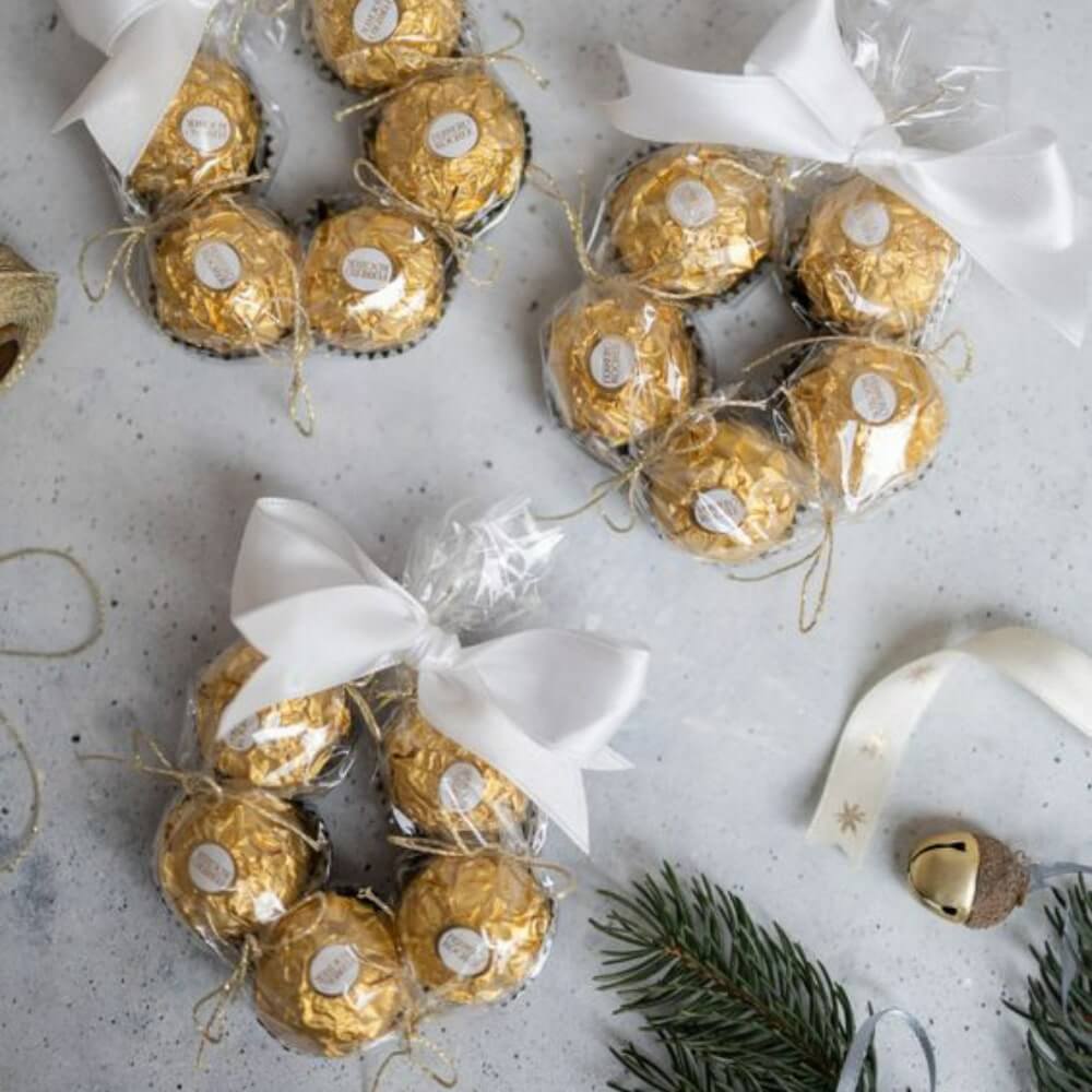 Guirlande de Chocolats (12) Guirlande de Chocolats 12 | The Luxury Box