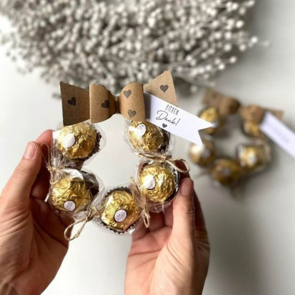 Guirlande de Chocolats (8) Guirlande de Chocolats 8 | The Luxury Box