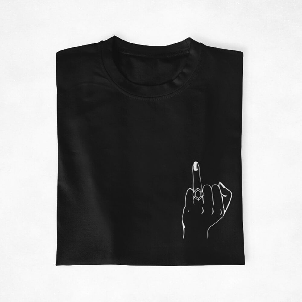 T-shirt-Couple-Doigt-dhonneur-cote-coeur-1 T shirt Couple Doigt dhonneur cote coeur 1 | The Luxury Box