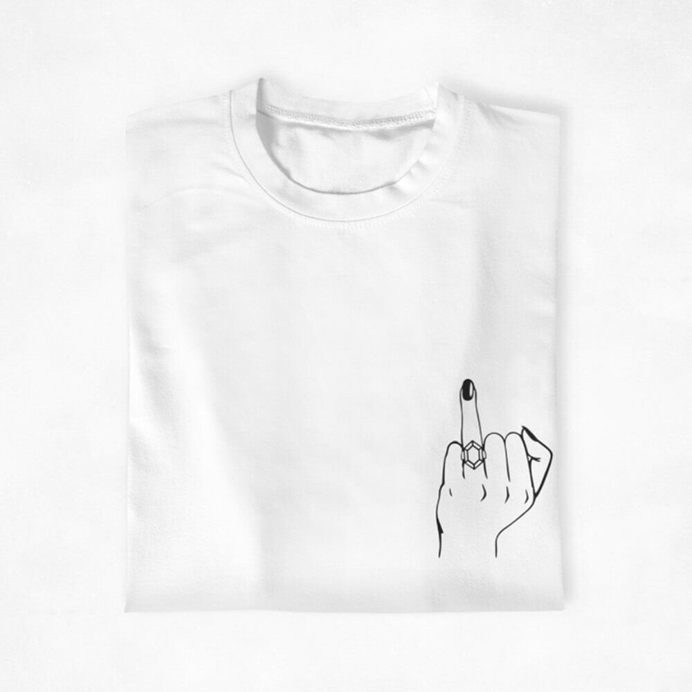 T-shirt-Couple-Doigt-dhonneur-cote-coeur-3 T shirt Couple Doigt dhonneur cote coeur 3 | The Luxury Box