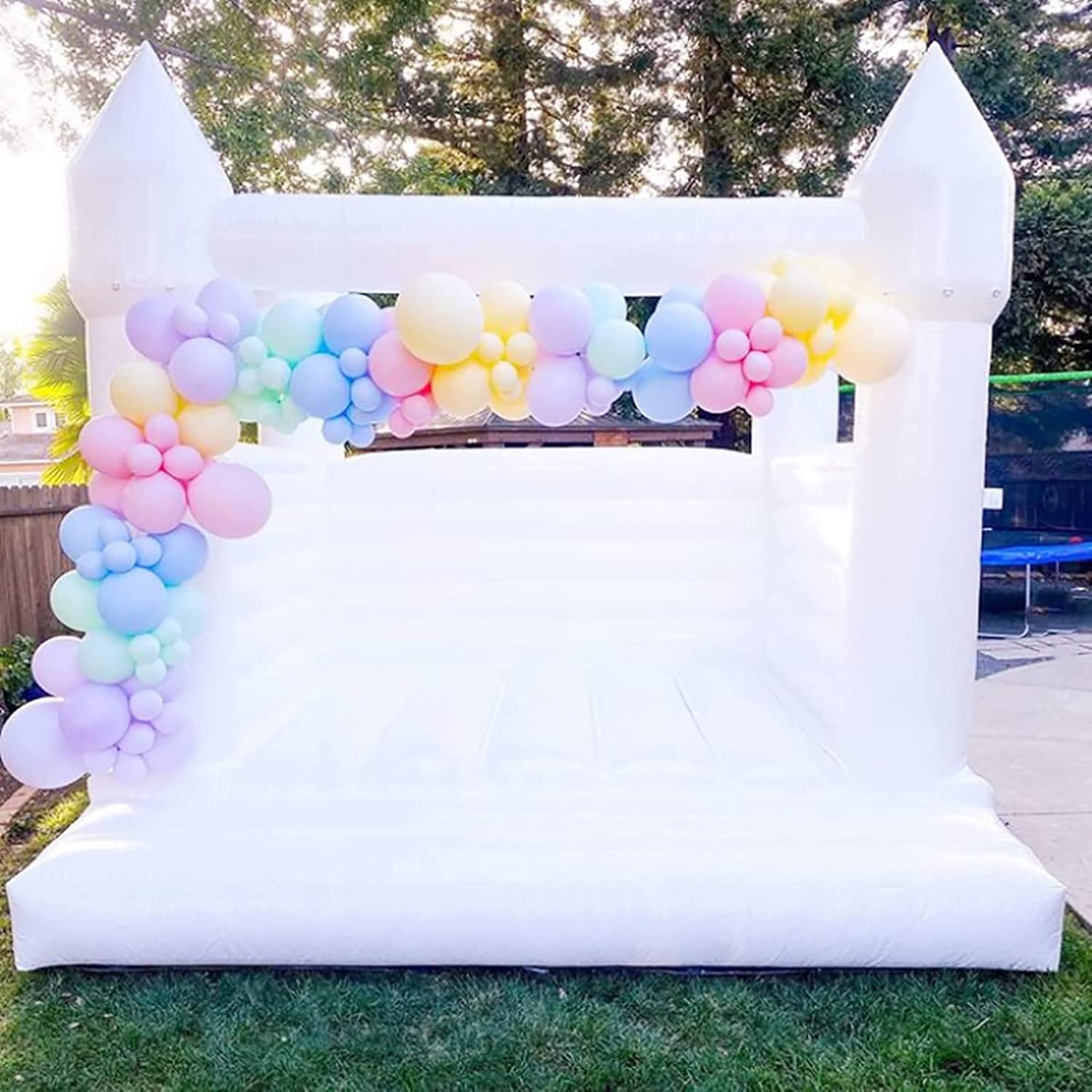 Chateau Gonflable en location (3) Chateau Gonflable en location 3 | The Luxury Box