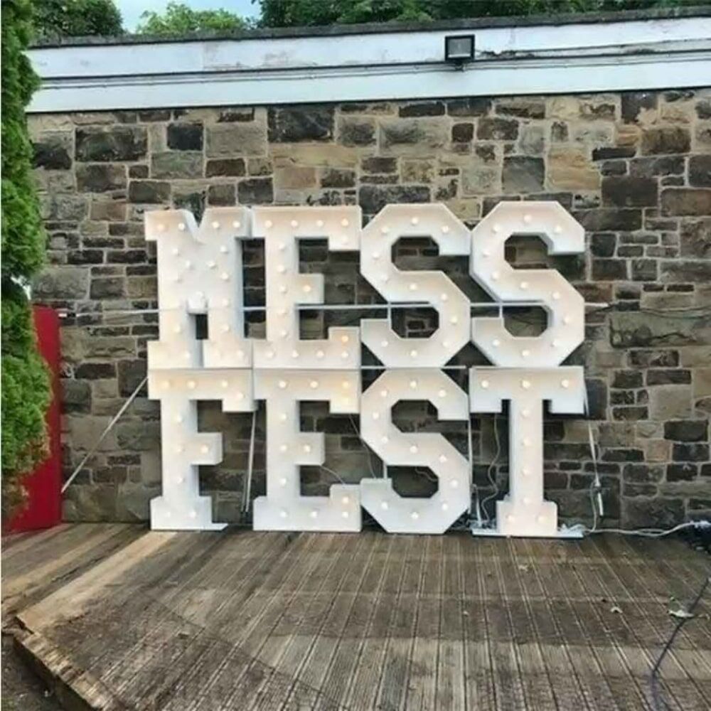 Lettre Lumineuse Géante en Location en Belgique et sur Bruxelles (4) Lettre Lumineuse Geante en Location en Belgique et sur Bruxelles 4 | The Luxury Box