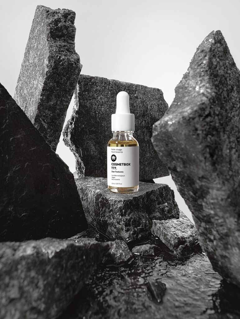 Huile-visage-nourrissante-15-ml-0.51-fl-oz-4-772x1024-1 Huile visage nourrissante 15 ml 0.51 fl oz 4 772x1024 1 | The Luxury Box